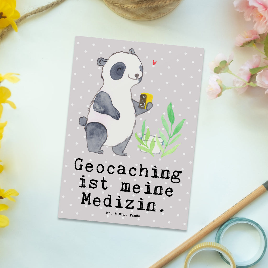 Postkarte Panda Geocaching Medizin Geschenkkarte, Grußkarte, Karte, Einladung, Ansichtskarte, Geburtstagskarte, Einladungskarte, Dankeskarte, Geschenk, Sport, Sportart, Hobby, Schenken, Danke, Dankeschön, Auszeichnung, Gewinn, Sportler, Geocaching, Schatzsuchen, GPS Schnitzeljagd, Opencaching