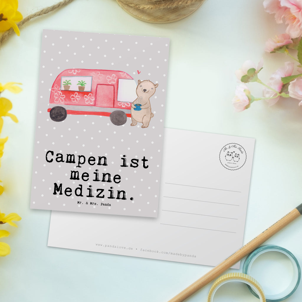 Postkarte Bär Camper Medizin Geschenkkarte, Grußkarte, Karte, Einladung, Ansichtskarte, Geburtstagskarte, Einladungskarte, Dankeskarte, Geschenk, Sport, Sportart, Hobby, Schenken, Danke, Dankeschön, Auszeichnung, Gewinn, Sportler, Camper, Campen, Zelten, Campingplatz, Wohnmobil, Roadtrip, Urlaub