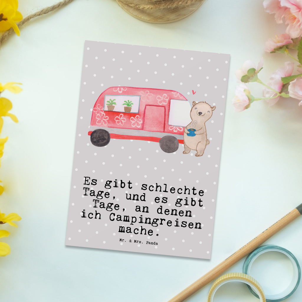 Postkarte Bär Camper Tage Geschenkkarte, Grußkarte, Karte, Einladung, Ansichtskarte, Geburtstagskarte, Einladungskarte, Dankeskarte, Geschenk, Sport, Sportart, Hobby, Schenken, Danke, Dankeschön, Auszeichnung, Gewinn, Sportler, Camper, Campen, Zelten, Campingplatz, Wohnmobil, Roadtrip, Urlaub