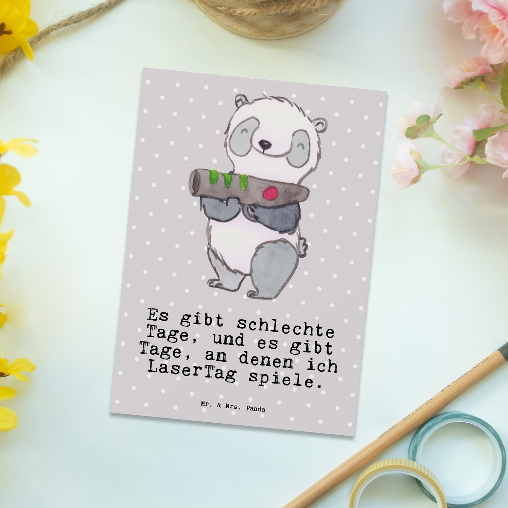 Postkarte Panda LaserTag Tage Geschenkkarte, Grußkarte, Karte, Einladung, Ansichtskarte, Geburtstagskarte, Einladungskarte, Dankeskarte, Geschenk, Sport, Sportart, Hobby, Schenken, Danke, Dankeschön, Auszeichnung, Gewinn, Sportler, Lasertag, Lasergame Zentrum, Laser Tag Party