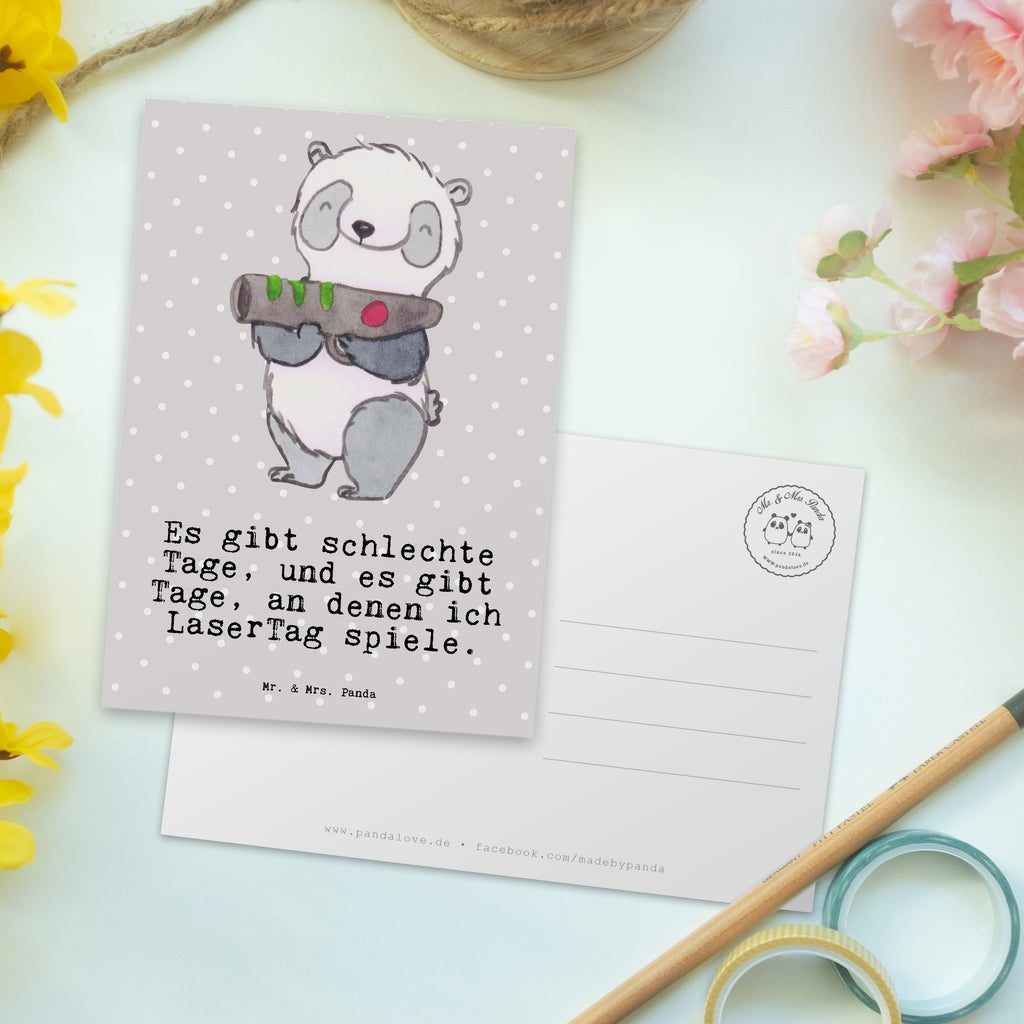Postkarte Panda LaserTag Tage Geschenkkarte, Grußkarte, Karte, Einladung, Ansichtskarte, Geburtstagskarte, Einladungskarte, Dankeskarte, Geschenk, Sport, Sportart, Hobby, Schenken, Danke, Dankeschön, Auszeichnung, Gewinn, Sportler, Lasertag, Lasergame Zentrum, Laser Tag Party