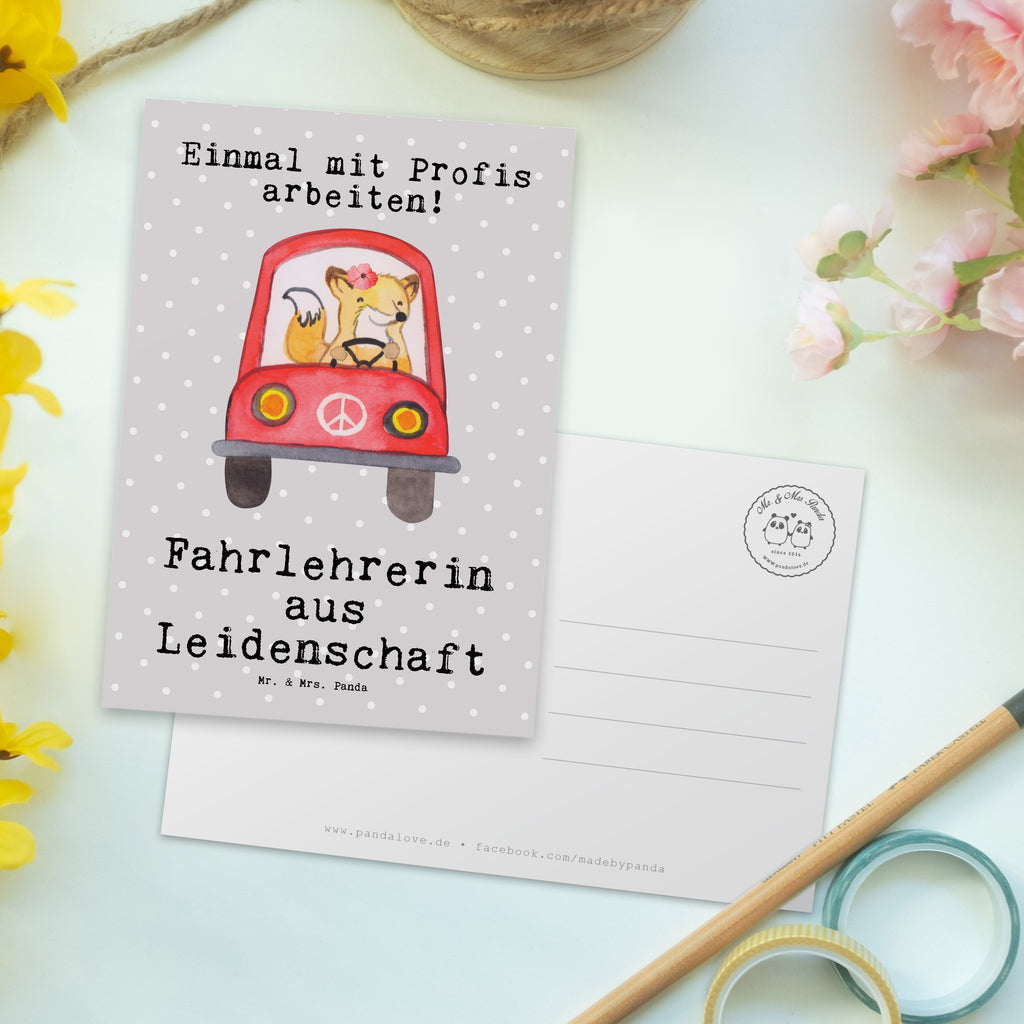Postkarte Fahrlehrerin aus Leidenschaft Geschenkkarte, Grußkarte, Karte, Einladung, Ansichtskarte, Geburtstagskarte, Einladungskarte, Dankeskarte, Beruf, Ausbildung, Jubiläum, Abschied, Rente, Kollege, Kollegin, Geschenk, Schenken, Arbeitskollege, Mitarbeiter, Firma, Danke, Dankeschön, Fahrlehrerin, Fahrschule, Fahrschullehrerin