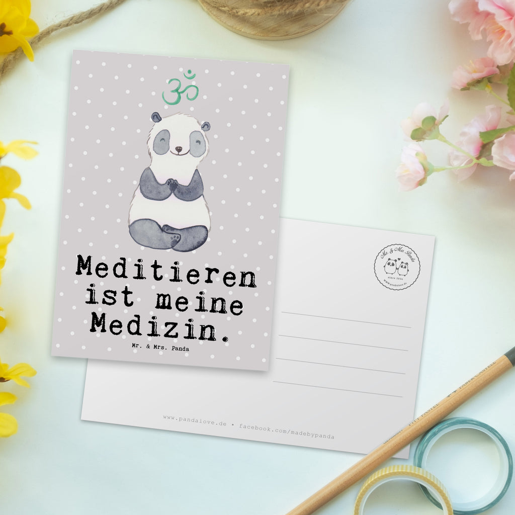 Postkarte Panda Meditieren Medizin Geschenkkarte, Grußkarte, Karte, Einladung, Ansichtskarte, Geburtstagskarte, Einladungskarte, Dankeskarte, Geschenk, Sport, Sportart, Hobby, Schenken, Danke, Dankeschön, Auszeichnung, Gewinn, Sportler, Meditieren, Meditation, Meditationskurs