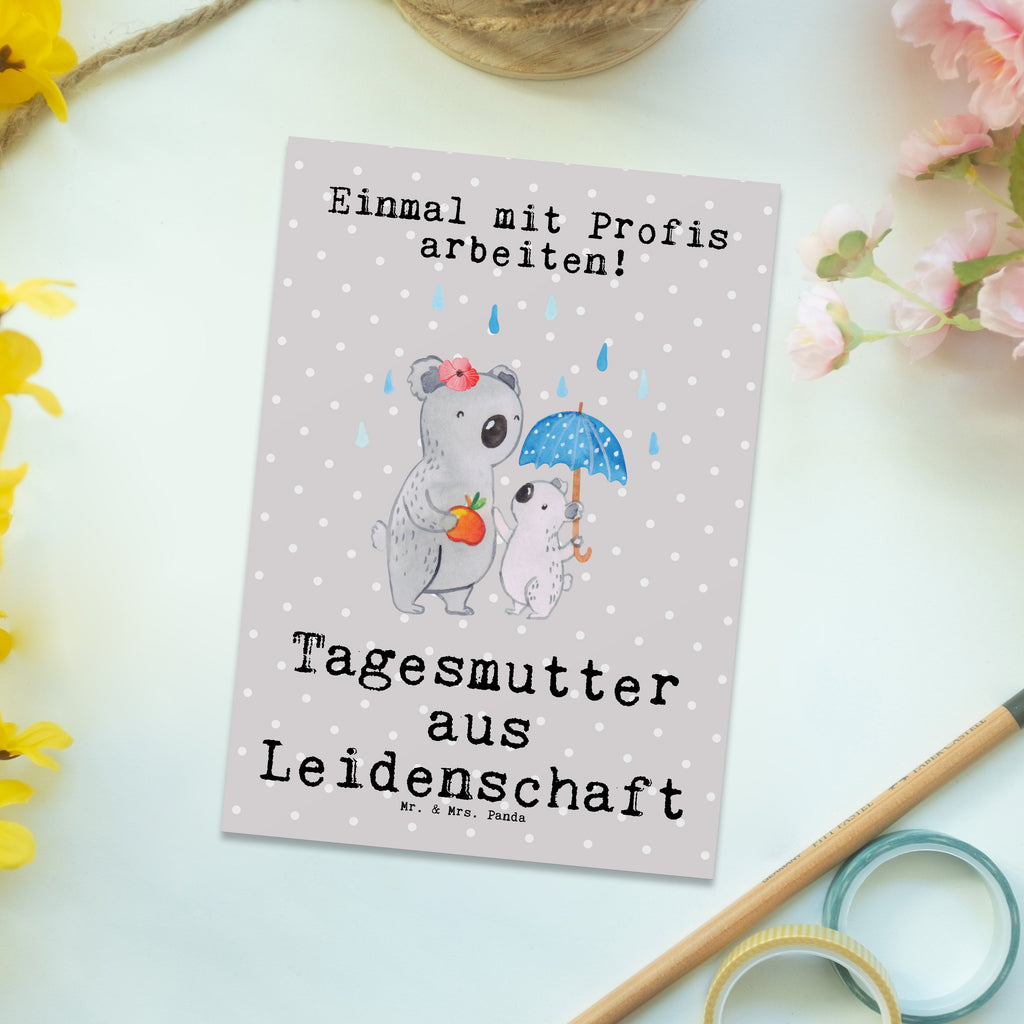 Postkarte Tagesmutter aus Leidenschaft Geschenkkarte, Grußkarte, Karte, Einladung, Ansichtskarte, Geburtstagskarte, Einladungskarte, Beruf, Ausbildung, Jubiläum, Abschied, Rente, Kollege, Kollegin, Geschenk, Schenken, Arbeitskollege, Mitarbeiter, Firma, Danke, Dankeschön