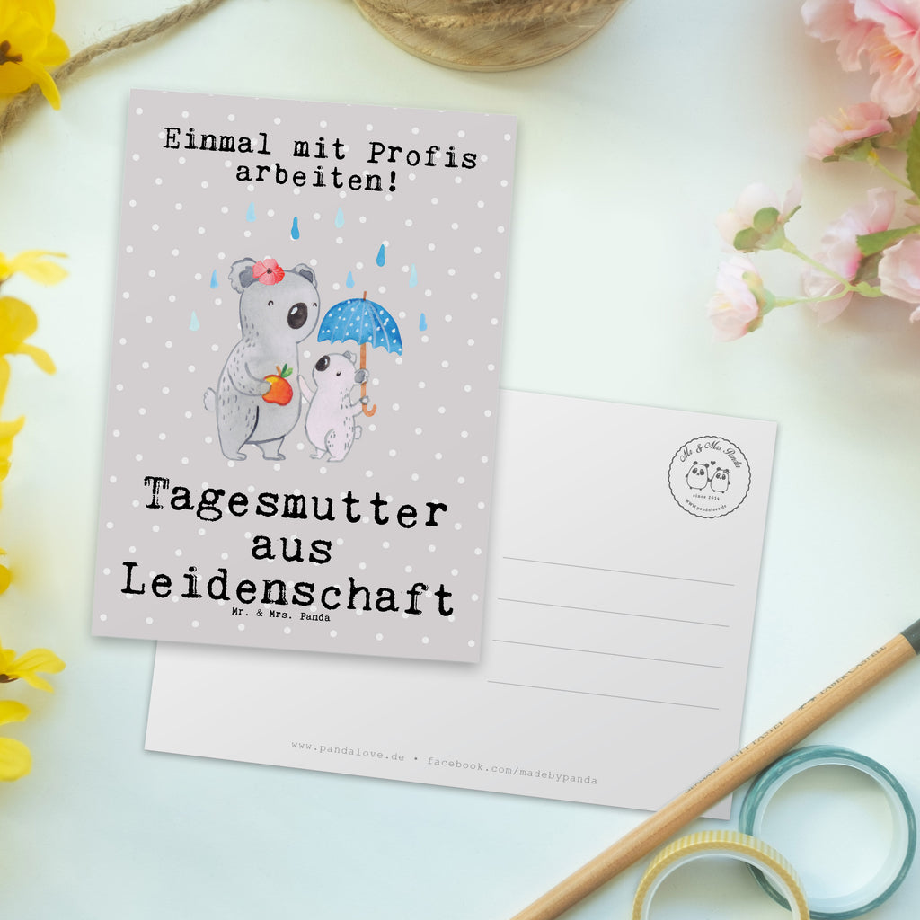 Postkarte Tagesmutter aus Leidenschaft Geschenkkarte, Grußkarte, Karte, Einladung, Ansichtskarte, Geburtstagskarte, Einladungskarte, Beruf, Ausbildung, Jubiläum, Abschied, Rente, Kollege, Kollegin, Geschenk, Schenken, Arbeitskollege, Mitarbeiter, Firma, Danke, Dankeschön