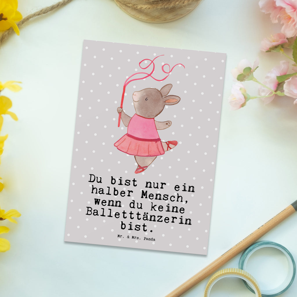 Postkarte Balletttänzerin mit Herz Geschenkkarte, Grußkarte, Karte, Einladung, Ansichtskarte, Geburtstagskarte, Einladungskarte, Beruf, Ausbildung, Jubiläum, Abschied, Rente, Kollege, Kollegin, Geschenk, Schenken, Arbeitskollege, Mitarbeiter, Firma, Danke, Dankeschön, Balletttänzerin, Ballerina, Ballett, Glücksbringer Auftritt, Ballettaufführung, Ballettunterricht, Ballettstunden
