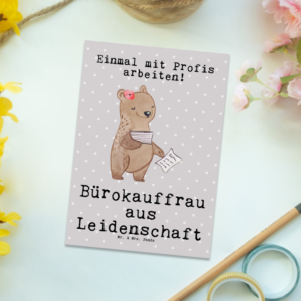 Postkarte Bürokauffrau aus Leidenschaft Geschenkkarte, Grußkarte, Karte, Einladung, Ansichtskarte, Geburtstagskarte, Einladungskarte, Dankeskarte, Beruf, Ausbildung, Jubiläum, Abschied, Rente, Kollege, Kollegin, Geschenk, Schenken, Arbeitskollege, Mitarbeiter, Firma, Danke, Dankeschön, Bürokauffrau, Kauffrau für Büromanagement