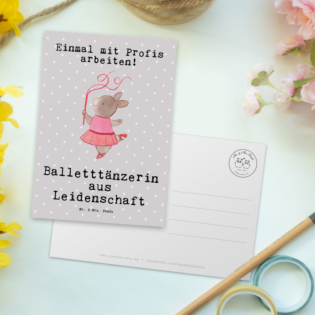 Postkarte Balletttänzerin aus Leidenschaft Geschenkkarte, Grußkarte, Karte, Einladung, Ansichtskarte, Geburtstagskarte, Einladungskarte, Beruf, Ausbildung, Jubiläum, Abschied, Rente, Kollege, Kollegin, Geschenk, Schenken, Arbeitskollege, Mitarbeiter, Firma, Danke, Dankeschön, Balletttänzerin, Ballerina, Ballett, Glücksbringer Auftritt, Ballettaufführung, Ballettunterricht, Ballettstunden