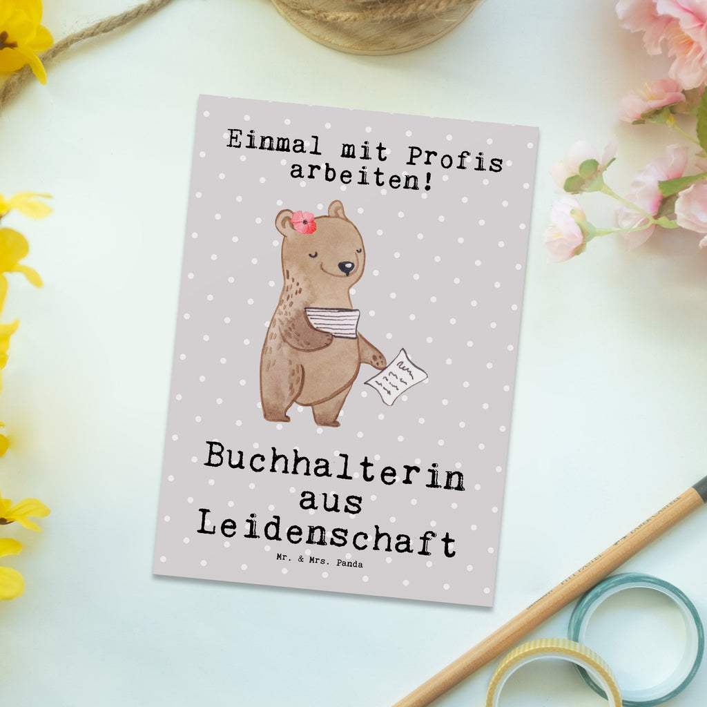 Postkarte Buchhalterin aus Leidenschaft Geschenkkarte, Grußkarte, Karte, Einladung, Ansichtskarte, Geburtstagskarte, Einladungskarte, Dankeskarte, Beruf, Ausbildung, Jubiläum, Abschied, Rente, Kollege, Kollegin, Geschenk, Schenken, Arbeitskollege, Mitarbeiter, Firma, Danke, Dankeschön, Buchhalter, in Bürojob, Backoffice Mitarbeiterin, Angestellte