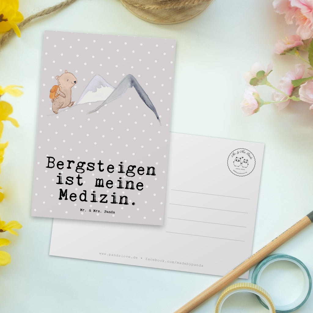 Postkarte Bär Bergsteigen Medizin Geschenkkarte, Grußkarte, Karte, Einladung, Ansichtskarte, Geburtstagskarte, Einladungskarte, Dankeskarte, Geschenk, Sport, Sportart, Hobby, Schenken, Danke, Dankeschön, Auszeichnung, Gewinn, Sportler, Bergsteigen, wandern, Bergsport, Trekking, Alpinismus, Alpinwandern