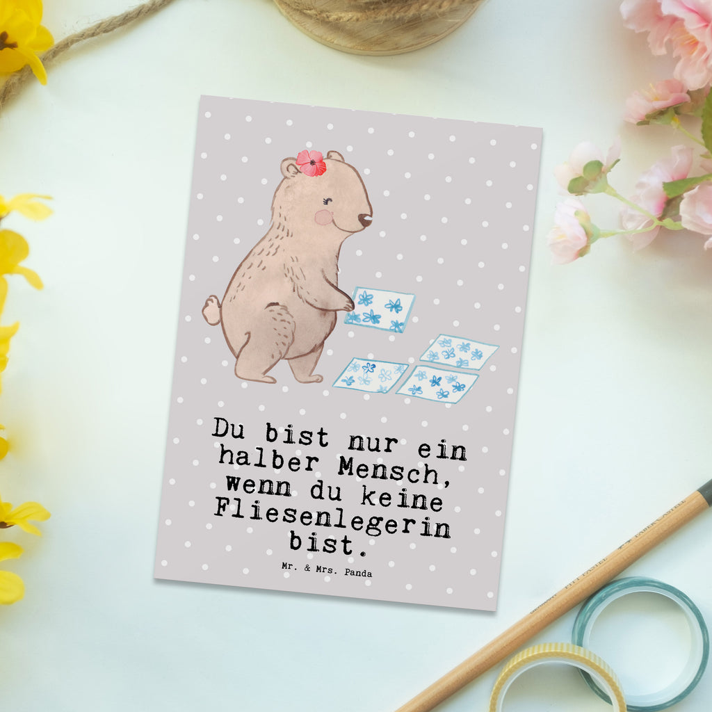 Postkarte Fliesenlegerin mit Herz Geschenkkarte, Grußkarte, Karte, Einladung, Ansichtskarte, Geburtstagskarte, Einladungskarte, Dankeskarte, Beruf, Ausbildung, Jubiläum, Abschied, Rente, Kollege, Kollegin, Geschenk, Schenken, Arbeitskollege, Mitarbeiter, Firma, Danke, Dankeschön, Fliesenlegerin, Gesellenprüfung, Fliesenlegermeisterin, Fliesenlegerbetrieb, Fliesenfachhandel, Handwerk