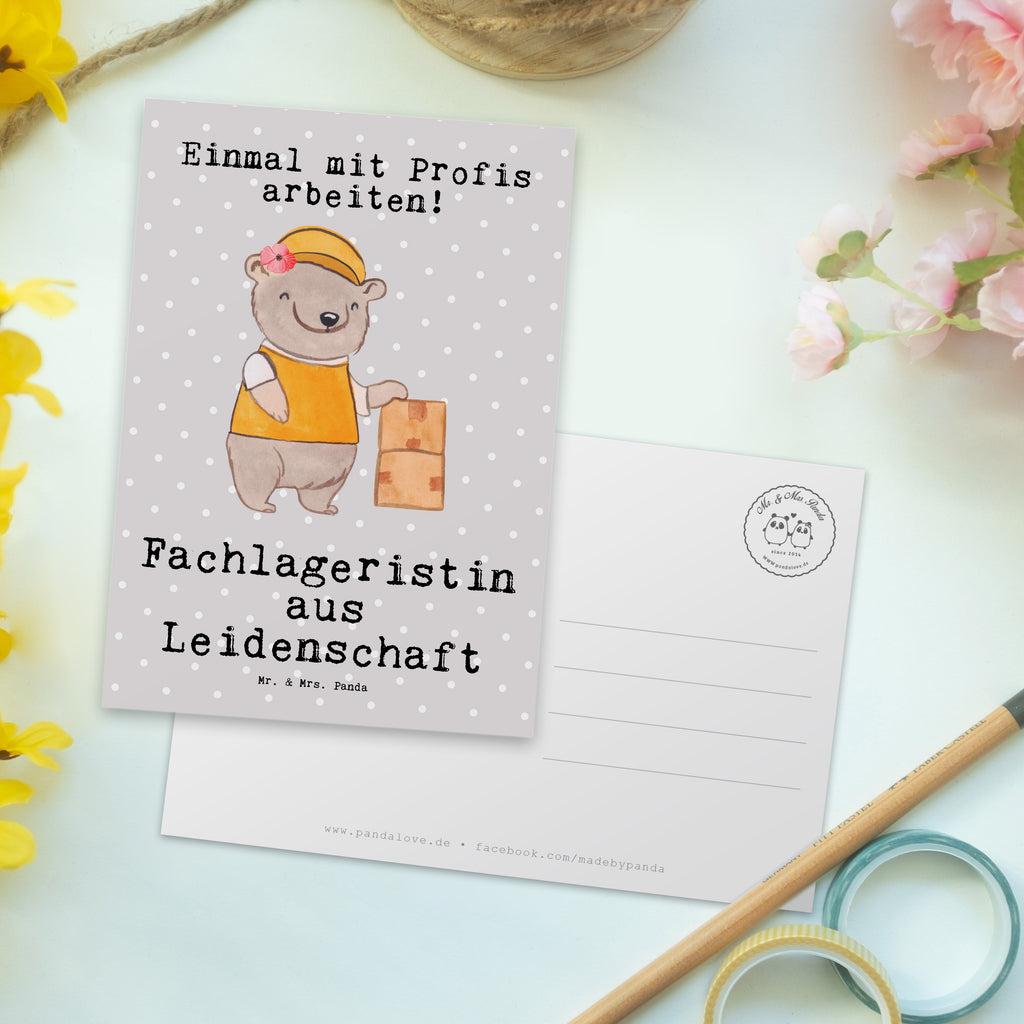 Postkarte Fachlageristin aus Leidenschaft Geschenkkarte, Grußkarte, Karte, Einladung, Ansichtskarte, Geburtstagskarte, Einladungskarte, Dankeskarte, Beruf, Ausbildung, Jubiläum, Abschied, Rente, Kollege, Kollegin, Geschenk, Schenken, Arbeitskollege, Mitarbeiter, Firma, Danke, Dankeschön, Lagerarbeiterin, Fachlageristin, Lageristin, Lagerverwalterin