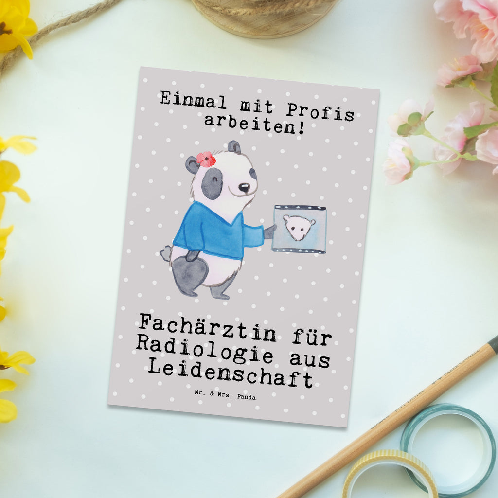 Postkarte Fachärztin für Radiologie aus Leidenschaft Geschenkkarte, Grußkarte, Karte, Einladung, Ansichtskarte, Geburtstagskarte, Einladungskarte, Beruf, Ausbildung, Jubiläum, Abschied, Rente, Kollege, Kollegin, Geschenk, Schenken, Arbeitskollege, Mitarbeiter, Firma, Danke, Dankeschön