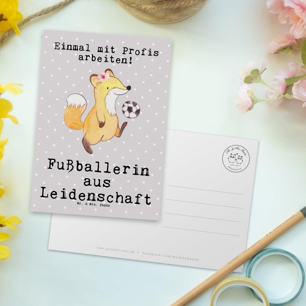 Postkarte Fußballerin aus Leidenschaft Geschenkkarte, Grußkarte, Karte, Einladung, Ansichtskarte, Geburtstagskarte, Einladungskarte, Beruf, Ausbildung, Jubiläum, Abschied, Rente, Kollege, Kollegin, Geschenk, Schenken, Arbeitskollege, Mitarbeiter, Firma, Danke, Dankeschön, Fußballerin, Fußballspielerin, Profi Fußballerin, Fußballspiel, Glücksbringer