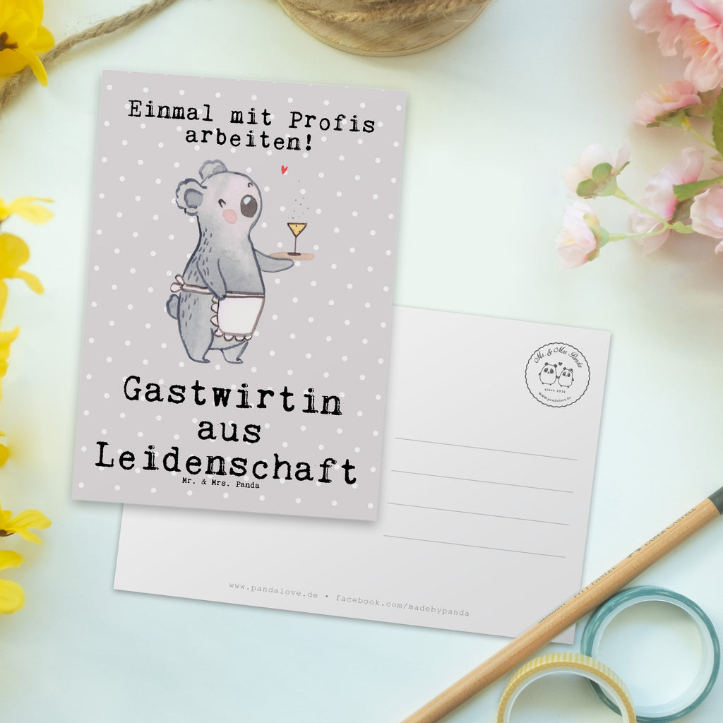 Postkarte Gastwirtin aus Leidenschaft Geschenkkarte, Grußkarte, Karte, Einladung, Ansichtskarte, Geburtstagskarte, Einladungskarte, Dankeskarte, Beruf, Ausbildung, Jubiläum, Abschied, Rente, Kollege, Kollegin, Geschenk, Schenken, Arbeitskollege, Mitarbeiter, Firma, Danke, Dankeschön, Kneipenwirtin, Gastwirtin, Gaststätte, Kneipe, Eröffnung, Barkeeperin, Rum, Bar