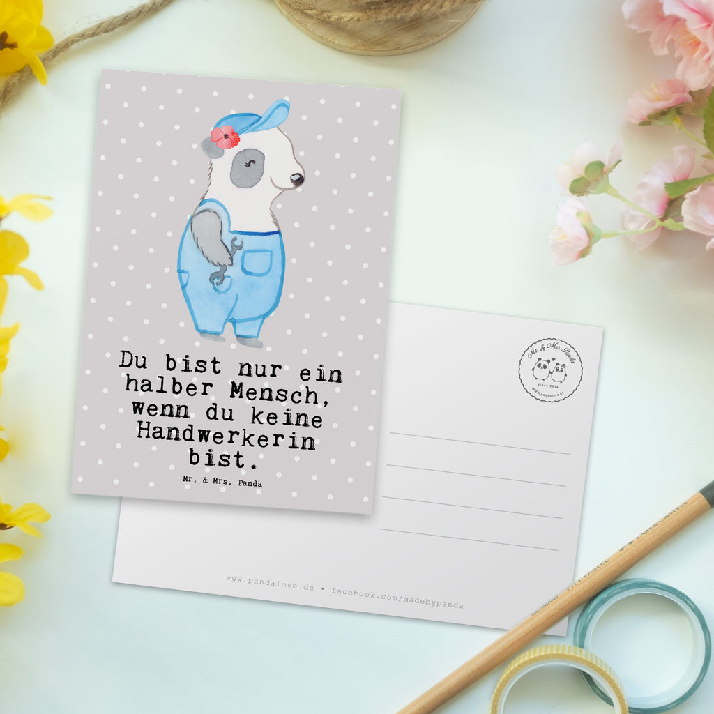Postkarte Handwerkerin mit Herz Geschenkkarte, Grußkarte, Karte, Einladung, Ansichtskarte, Geburtstagskarte, Einladungskarte, Beruf, Ausbildung, Jubiläum, Abschied, Rente, Kollege, Kollegin, Geschenk, Schenken, Arbeitskollege, Mitarbeiter, Firma, Danke, Dankeschön, Handwerkerin, Gesellenprüfung, Handwerksbetrieb, Werkstatt