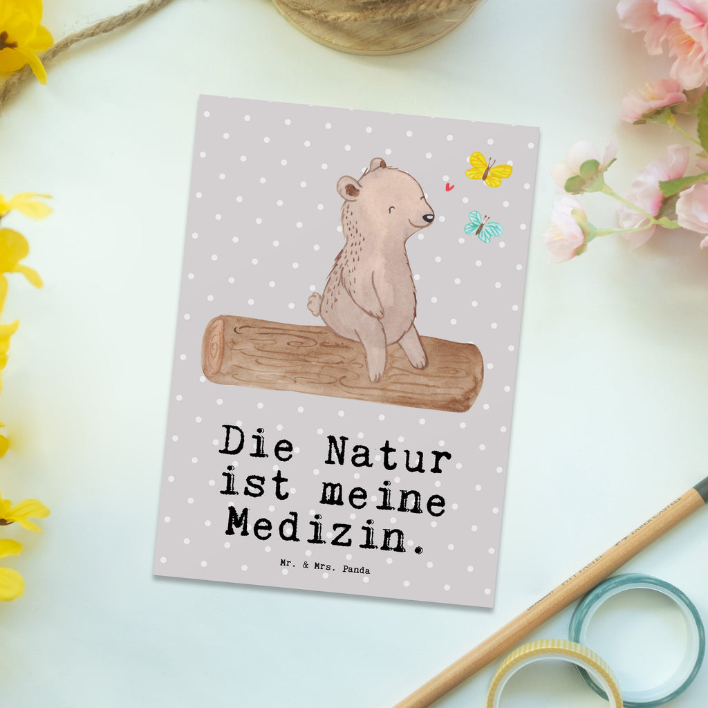 Postkarte Bär Naturliebhaber Medizin Geschenkkarte, Grußkarte, Karte, Einladung, Ansichtskarte, Geburtstagskarte, Einladungskarte, Dankeskarte, Geschenk, Sport, Sportart, Hobby, Schenken, Danke, Dankeschön, Auszeichnung, Gewinn, Sportler, Naturliebhaber, Outdoor, Wandern, Nature Lover