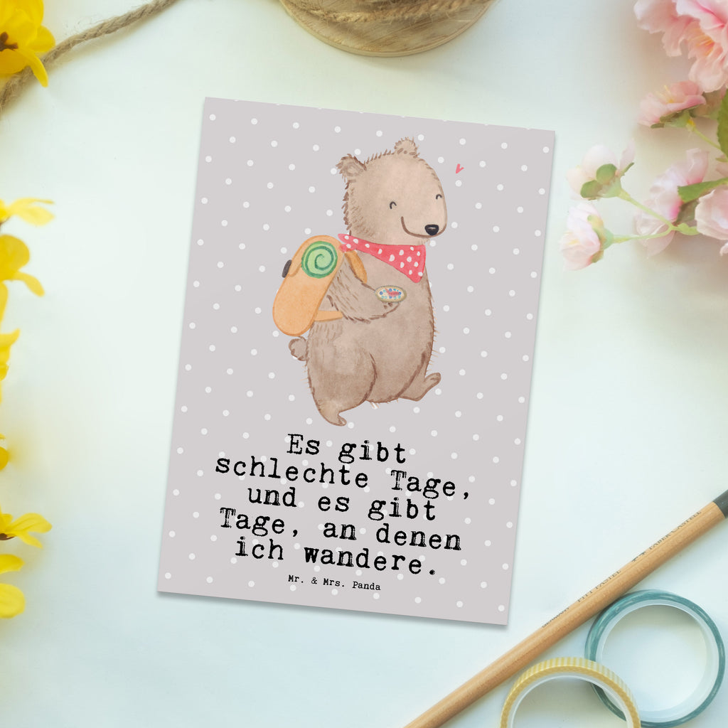 Postkarte Bär Wandern Tage Geschenkkarte, Grußkarte, Karte, Einladung, Ansichtskarte, Geburtstagskarte, Einladungskarte, Dankeskarte, Geschenk, Sport, Sportart, Hobby, Schenken, Danke, Dankeschön, Auszeichnung, Gewinn, Sportler, Wandern, Bergsteigen, Wintertouren, Outdoor Sport, Freizeitsport, Spazieren, Natur entdecken