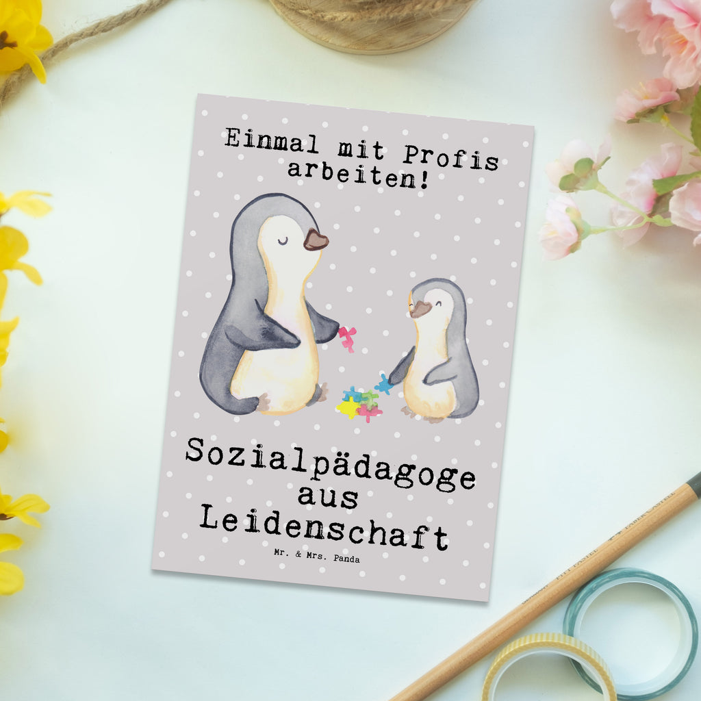 Postkarte Sozialpädagoge aus Leidenschaft Geschenkkarte, Grußkarte, Karte, Einladung, Ansichtskarte, Geburtstagskarte, Einladungskarte, Dankeskarte, Beruf, Ausbildung, Jubiläum, Abschied, Rente, Kollege, Kollegin, Geschenk, Schenken, Arbeitskollege, Mitarbeiter, Firma, Danke, Dankeschön