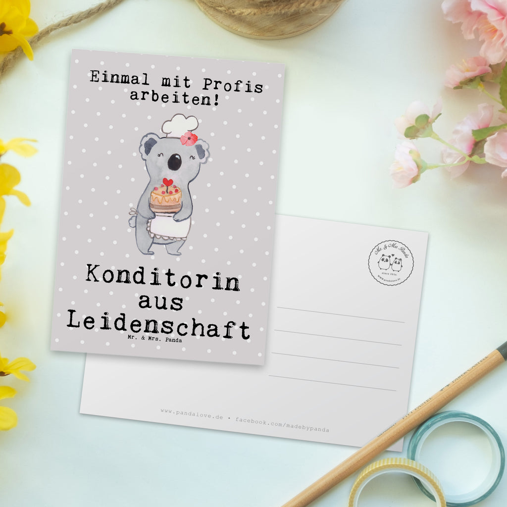 Postkarte Konditorin aus Leidenschaft Geschenkkarte, Grußkarte, Karte, Einladung, Ansichtskarte, Geburtstagskarte, Einladungskarte, Dankeskarte, Beruf, Ausbildung, Jubiläum, Abschied, Rente, Kollege, Kollegin, Geschenk, Schenken, Arbeitskollege, Mitarbeiter, Firma, Danke, Dankeschön, Konditorin, Kuchenbäckerin, Patissierin, Confiseurin, Bäckerin