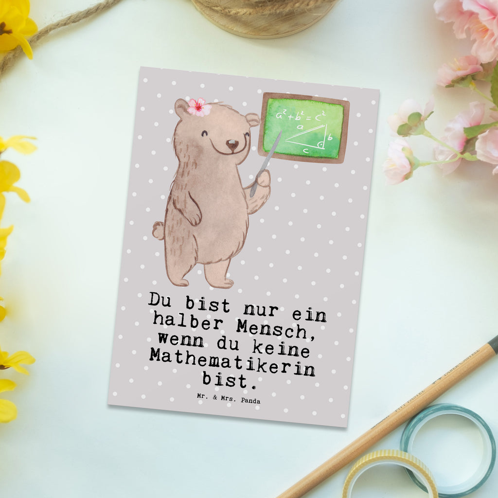 Postkarte Mathematikerin mit Herz Geschenkkarte, Grußkarte, Karte, Einladung, Ansichtskarte, Geburtstagskarte, Einladungskarte, Beruf, Ausbildung, Jubiläum, Abschied, Rente, Kollege, Kollegin, Geschenk, Schenken, Arbeitskollege, Mitarbeiter, Firma, Danke, Dankeschön, Mathematikerin, Mathematik Studium, Studentin Mathe, Bachelor, Master