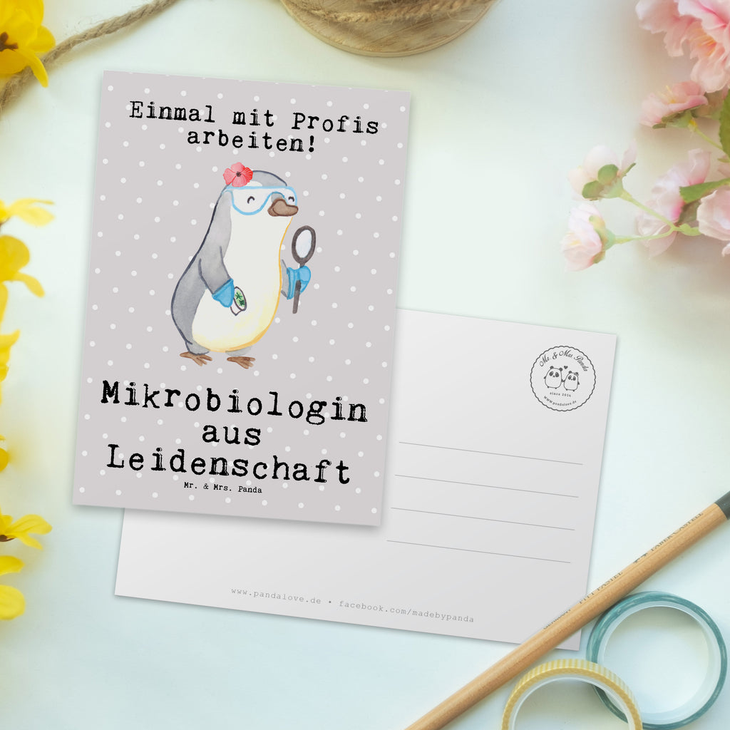 Postkarte Mikrobiologin aus Leidenschaft Geschenkkarte, Grußkarte, Karte, Einladung, Ansichtskarte, Geburtstagskarte, Einladungskarte, Dankeskarte, Beruf, Ausbildung, Jubiläum, Abschied, Rente, Kollege, Kollegin, Geschenk, Schenken, Arbeitskollege, Mitarbeiter, Firma, Danke, Dankeschön, Mikrobiologin, Naturwissenschaftlerin, Labor, Forschung