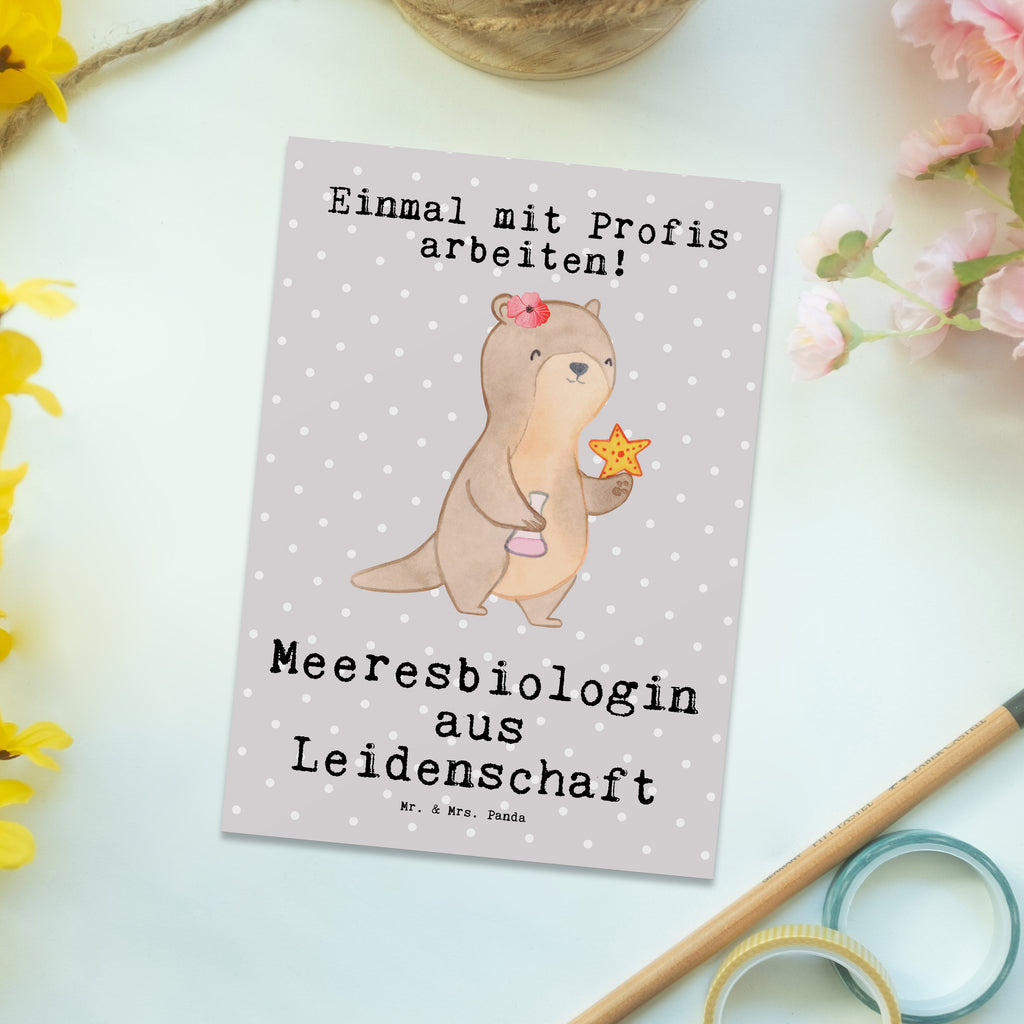 Postkarte Meeresbiologin aus Leidenschaft Geschenkkarte, Grußkarte, Karte, Einladung, Ansichtskarte, Geburtstagskarte, Einladungskarte, Beruf, Ausbildung, Jubiläum, Abschied, Rente, Kollege, Kollegin, Geschenk, Schenken, Arbeitskollege, Mitarbeiter, Firma, Danke, Dankeschön, Meeresbiologin, Meereskundlerin, Naturwissenschaftlerin, Meeresforscherin, maritime Forschung, Studium