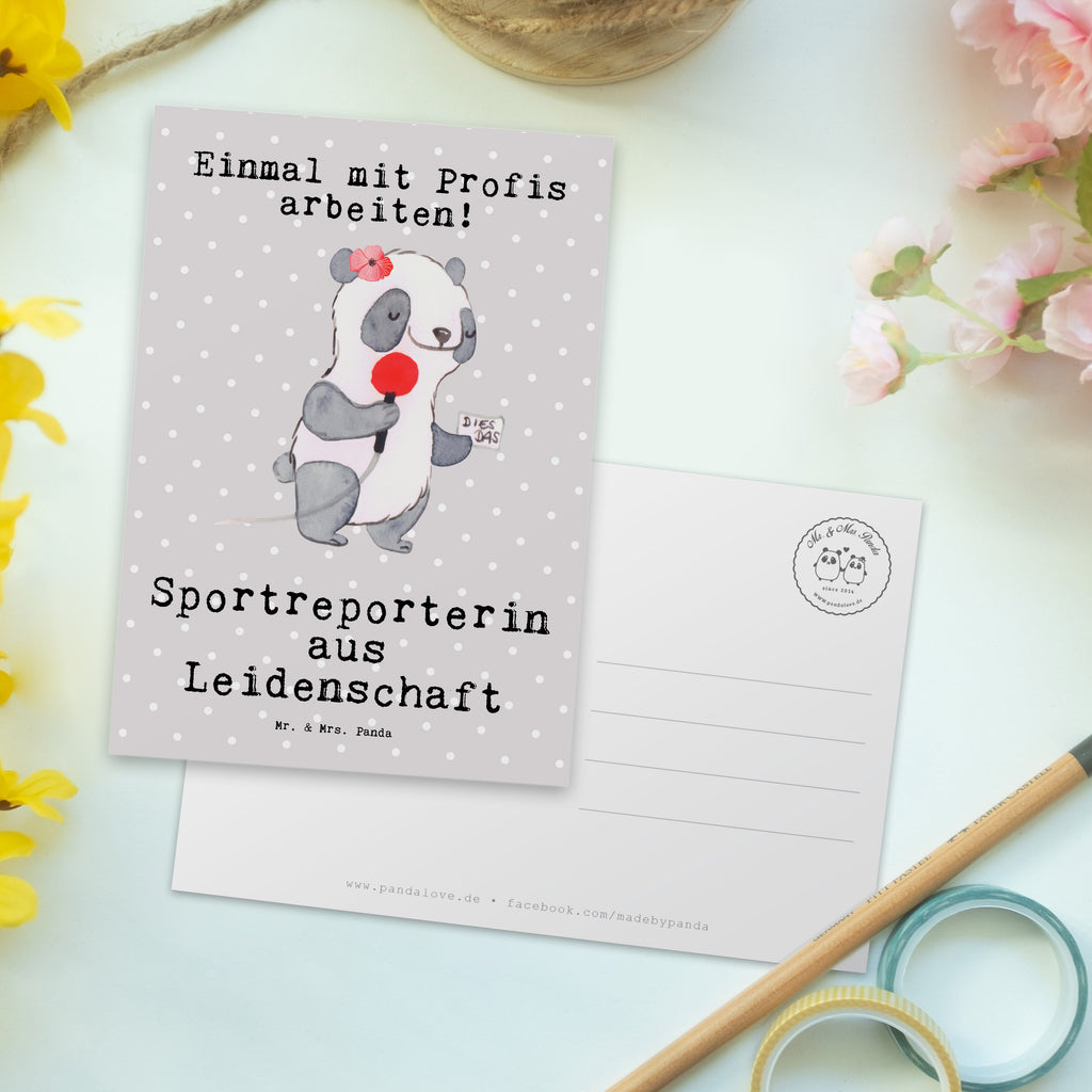 Postkarte Sportreporterin aus Leidenschaft Geschenkkarte, Grußkarte, Karte, Einladung, Ansichtskarte, Geburtstagskarte, Einladungskarte, Beruf, Ausbildung, Jubiläum, Abschied, Rente, Kollege, Kollegin, Geschenk, Schenken, Arbeitskollege, Mitarbeiter, Firma, Danke, Dankeschön