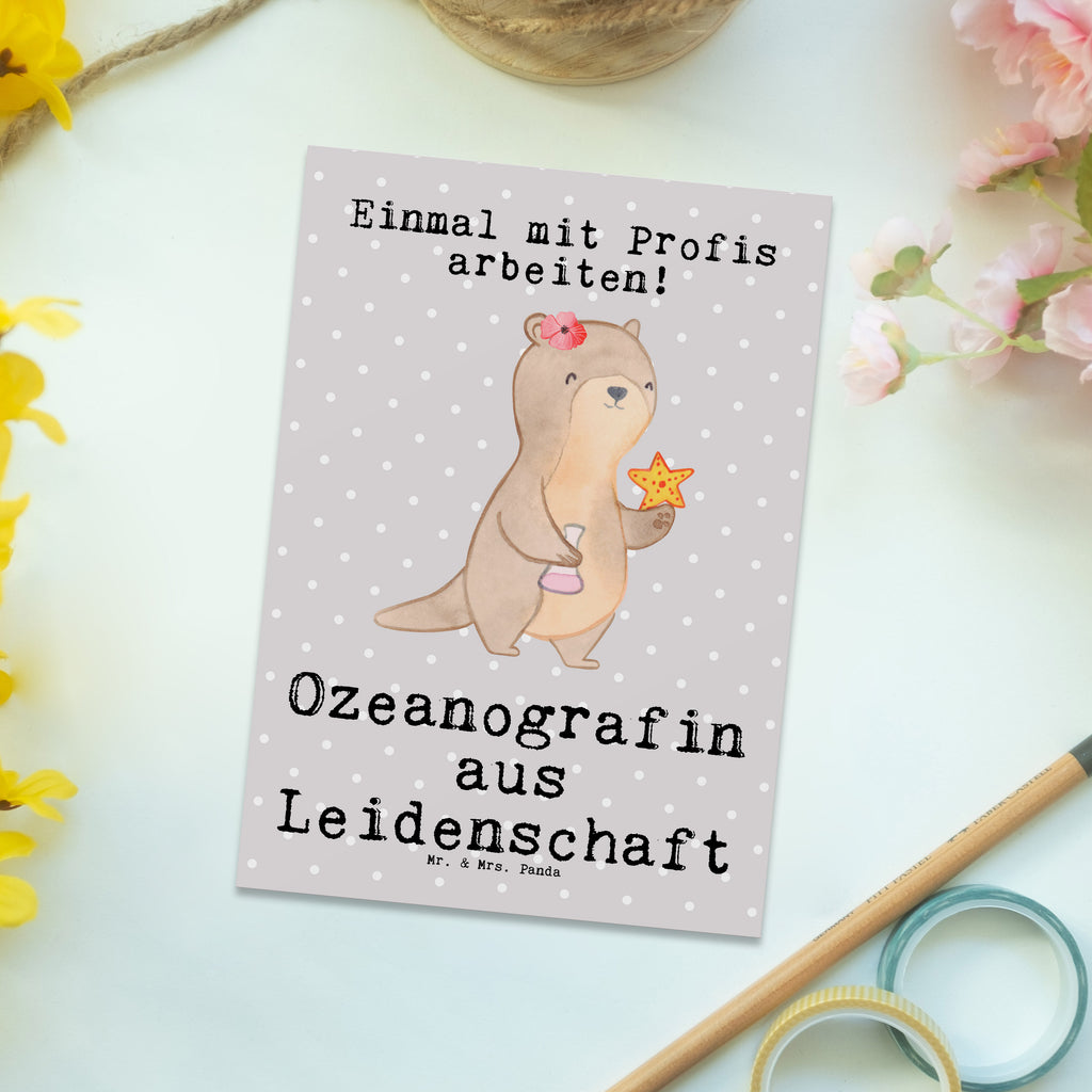 Postkarte Ozeanografin aus Leidenschaft Geschenkkarte, Grußkarte, Karte, Einladung, Ansichtskarte, Geburtstagskarte, Einladungskarte, Beruf, Ausbildung, Jubiläum, Abschied, Rente, Kollege, Kollegin, Geschenk, Schenken, Arbeitskollege, Mitarbeiter, Firma, Danke, Dankeschön, Ozeanografin, Meeresbiologe, Meereskundler, Naturwissenschaftler, Meeresforscher, maritime Forschung, Studium