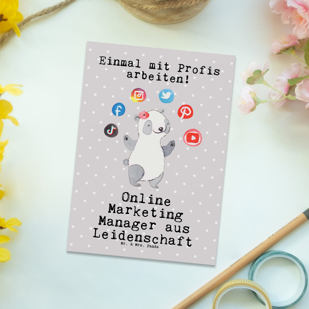 Postkarte Online Marketing Manager aus Leidenschaft Geschenkkarte, Grußkarte, Karte, Einladung, Ansichtskarte, Geburtstagskarte, Einladungskarte, Dankeskarte, Beruf, Ausbildung, Jubiläum, Abschied, Rente, Kollege, Kollegin, Geschenk, Schenken, Arbeitskollege, Mitarbeiter, Firma, Danke, Dankeschön, Online Marketing, Manager, Marketingmanager, Influencer Marketing, Digital Marketing