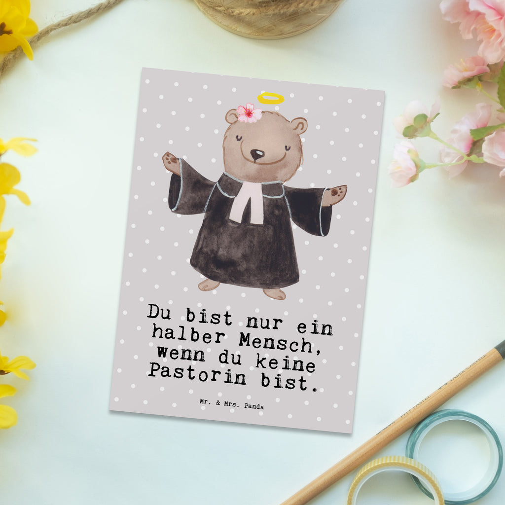 Postkarte Pastorin mit Herz Geschenkkarte, Grußkarte, Karte, Einladung, Ansichtskarte, Geburtstagskarte, Einladungskarte, Dankeskarte, Beruf, Ausbildung, Jubiläum, Abschied, Rente, Kollege, Kollegin, Geschenk, Schenken, Arbeitskollege, Mitarbeiter, Firma, Danke, Dankeschön, Pastorin, Dienerin Gottes<br />Geistliche, Pfarrerin, Predigerin<br />Priesterin, Theologin, Kirche