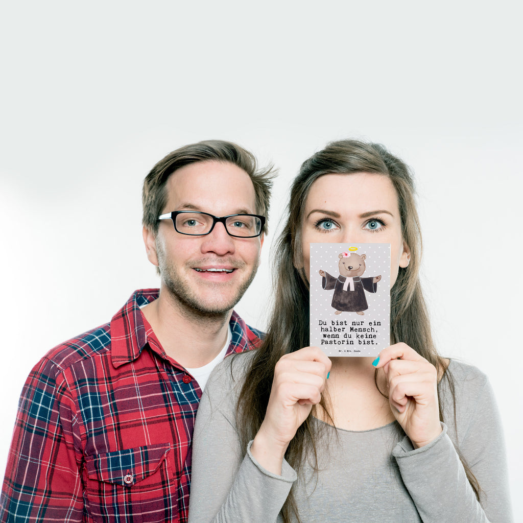 Postkarte Pastorin mit Herz Geschenkkarte, Grußkarte, Karte, Einladung, Ansichtskarte, Geburtstagskarte, Einladungskarte, Dankeskarte, Beruf, Ausbildung, Jubiläum, Abschied, Rente, Kollege, Kollegin, Geschenk, Schenken, Arbeitskollege, Mitarbeiter, Firma, Danke, Dankeschön, Pastorin, Dienerin Gottes<br />Geistliche, Pfarrerin, Predigerin<br />Priesterin, Theologin, Kirche