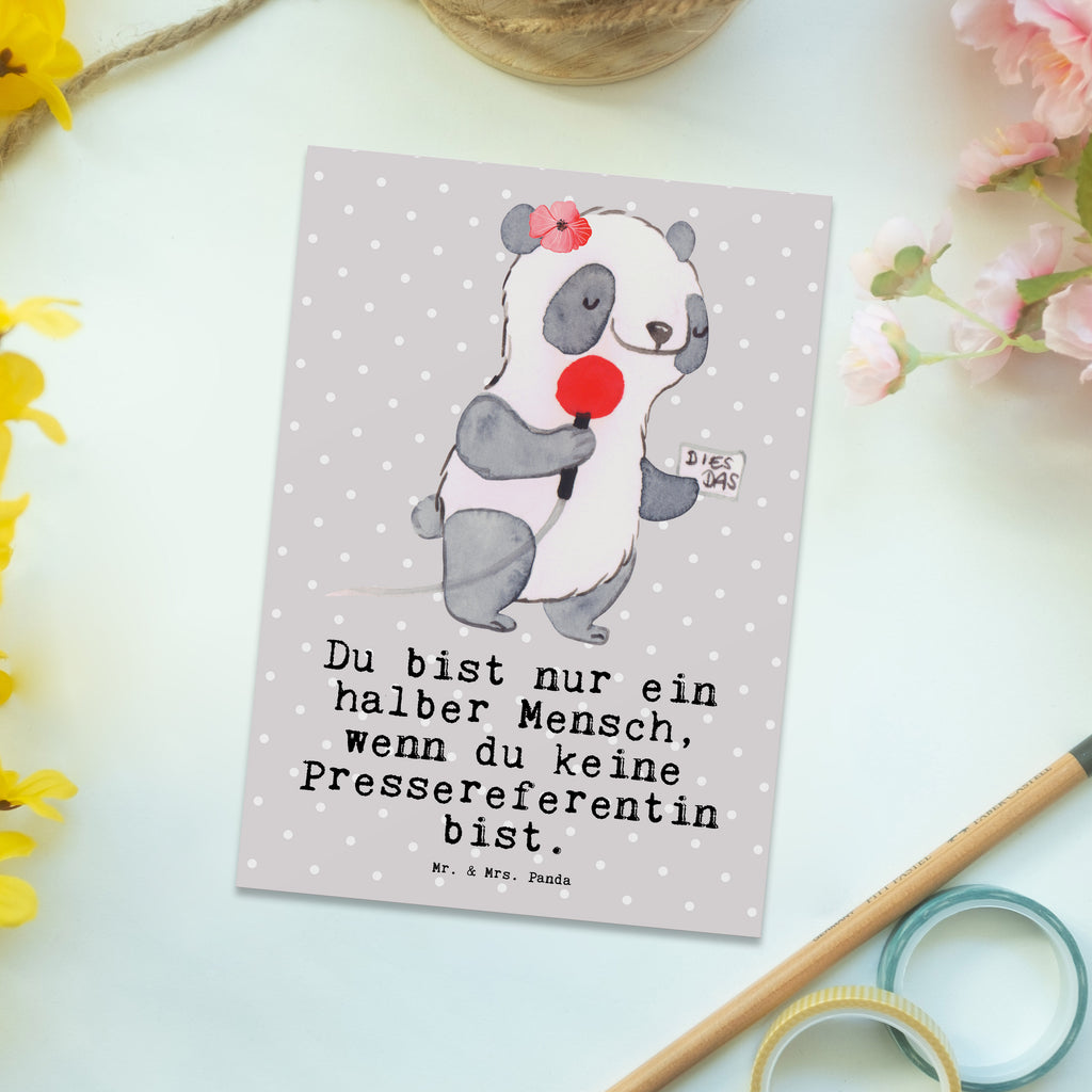 Postkarte Pressereferentin mit Herz Geschenkkarte, Grußkarte, Karte, Einladung, Ansichtskarte, Geburtstagskarte, Einladungskarte, Beruf, Ausbildung, Jubiläum, Abschied, Rente, Kollege, Kollegin, Geschenk, Schenken, Arbeitskollege, Mitarbeiter, Firma, Danke, Dankeschön, Pressereferentin, Pressemitarbeiterin, Presseagentur, Studium