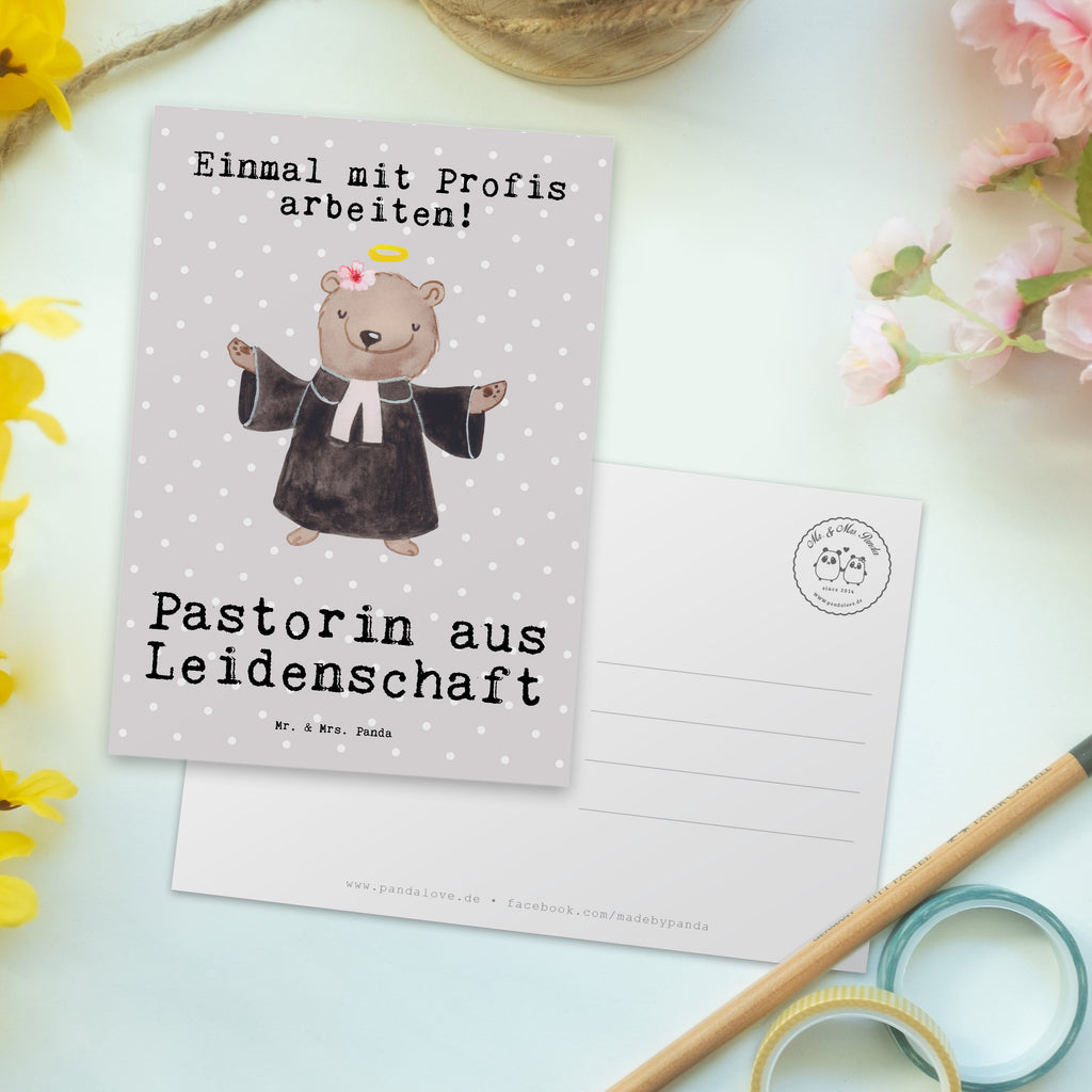 Postkarte Pastorin aus Leidenschaft Geschenkkarte, Grußkarte, Karte, Einladung, Ansichtskarte, Geburtstagskarte, Einladungskarte, Dankeskarte, Beruf, Ausbildung, Jubiläum, Abschied, Rente, Kollege, Kollegin, Geschenk, Schenken, Arbeitskollege, Mitarbeiter, Firma, Danke, Dankeschön, Pastorin, Dienerin Gottes<br />Geistliche, Pfarrerin, Predigerin<br />Priesterin, Theologin, Kirche