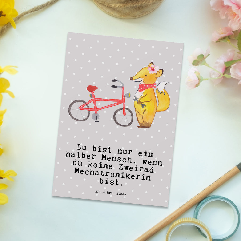 Postkarte Zweirad Mechatronikerin mit Herz Geschenkkarte, Grußkarte, Karte, Einladung, Ansichtskarte, Geburtstagskarte, Einladungskarte, Dankeskarte, Beruf, Ausbildung, Jubiläum, Abschied, Rente, Kollege, Kollegin, Geschenk, Schenken, Arbeitskollege, Mitarbeiter, Firma, Danke, Dankeschön