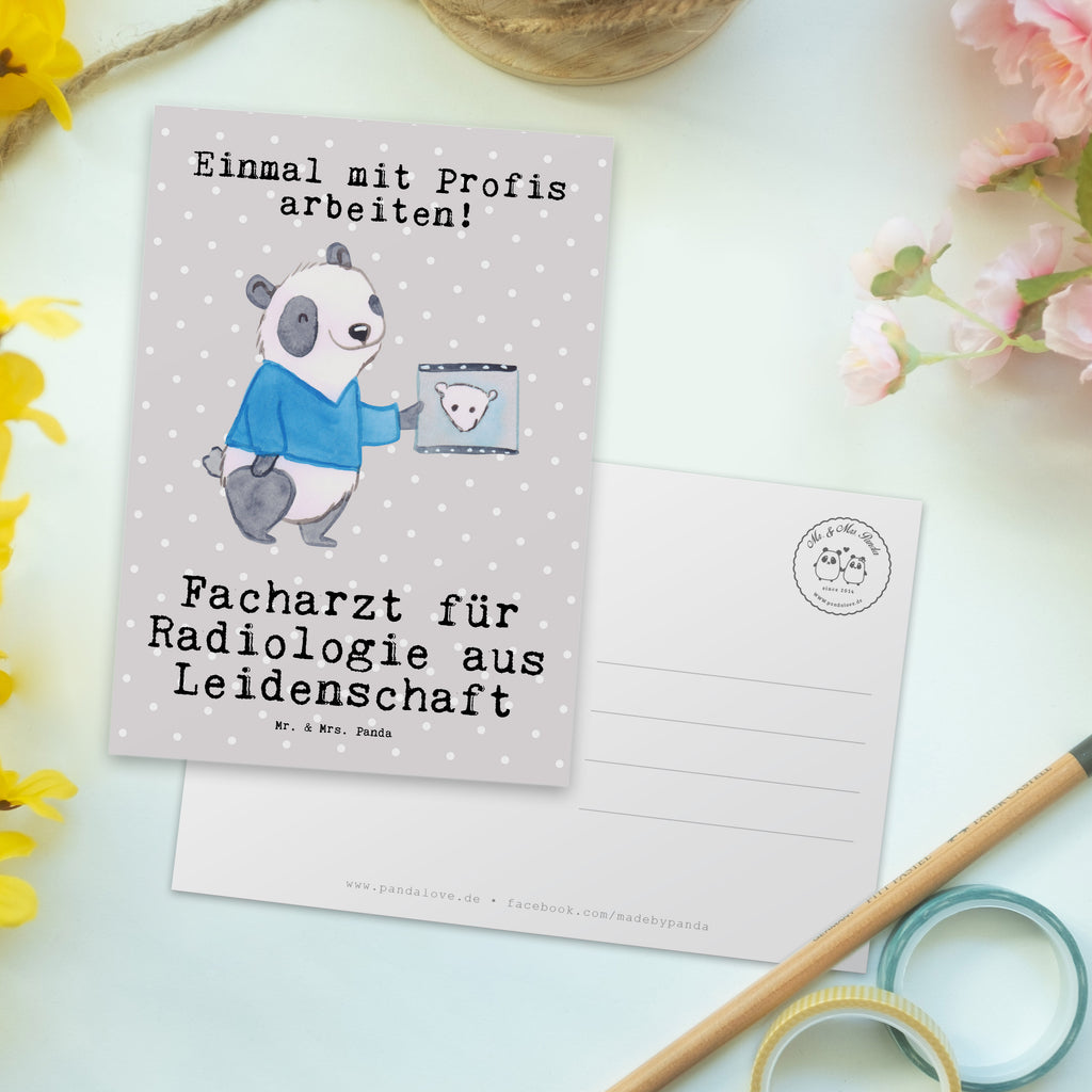 Postkarte Facharzt für Radiologie aus Leidenschaft Geschenkkarte, Grußkarte, Karte, Einladung, Ansichtskarte, Geburtstagskarte, Einladungskarte, Dankeskarte, Beruf, Ausbildung, Jubiläum, Abschied, Rente, Kollege, Kollegin, Geschenk, Schenken, Arbeitskollege, Mitarbeiter, Firma, Danke, Dankeschön