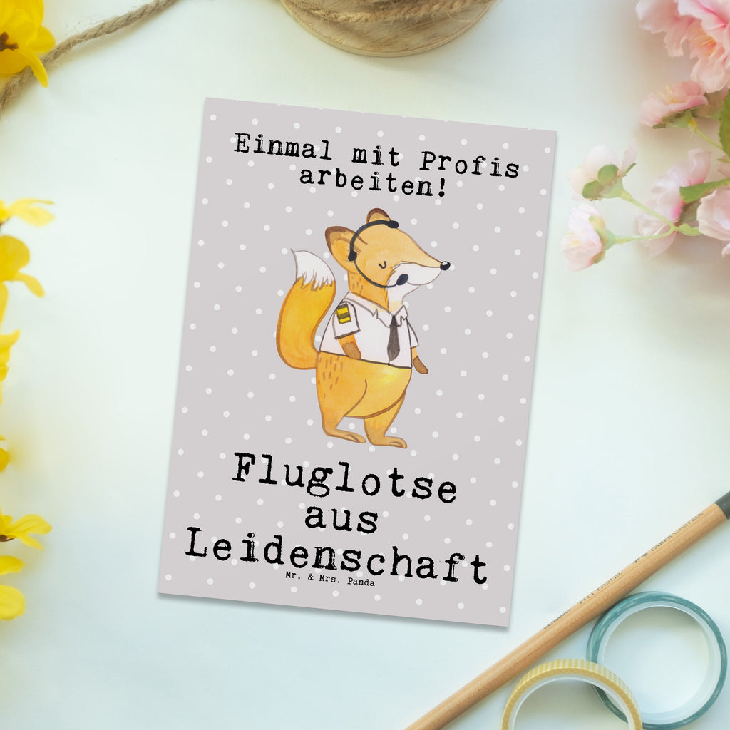 Postkarte Fluglotse aus Leidenschaft Geschenkkarte, Grußkarte, Karte, Einladung, Ansichtskarte, Geburtstagskarte, Einladungskarte, Dankeskarte, Beruf, Ausbildung, Jubiläum, Abschied, Rente, Kollege, Kollegin, Geschenk, Schenken, Arbeitskollege, Mitarbeiter, Firma, Danke, Dankeschön, Fluglotse, Flugverkehrsleiter, Luftfahrtpersonal, Flugsicherung