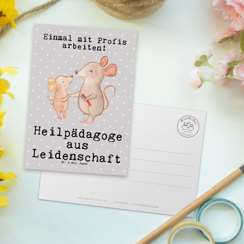 Postkarte Heilpädagoge aus Leidenschaft Geschenkkarte, Grußkarte, Karte, Einladung, Ansichtskarte, Geburtstagskarte, Einladungskarte, Dankeskarte, Beruf, Ausbildung, Jubiläum, Abschied, Rente, Kollege, Kollegin, Geschenk, Schenken, Arbeitskollege, Mitarbeiter, Firma, Danke, Dankeschön, Heilpädagoge, Heilpädagogik, Studium