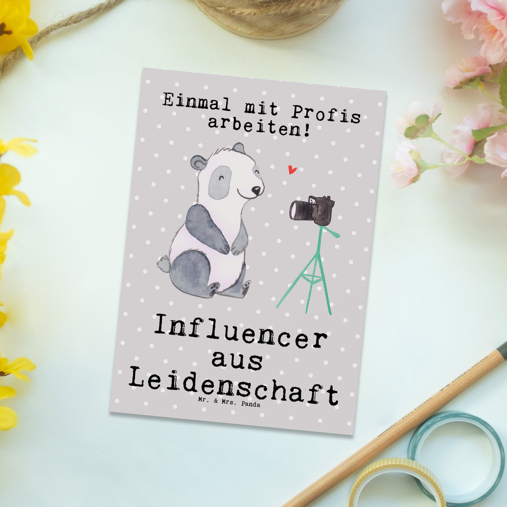 Postkarte Influencer aus Leidenschaft Geschenkkarte, Grußkarte, Karte, Einladung, Ansichtskarte, Geburtstagskarte, Einladungskarte, Dankeskarte, Beruf, Ausbildung, Jubiläum, Abschied, Rente, Kollege, Kollegin, Geschenk, Schenken, Arbeitskollege, Mitarbeiter, Firma, Danke, Dankeschön