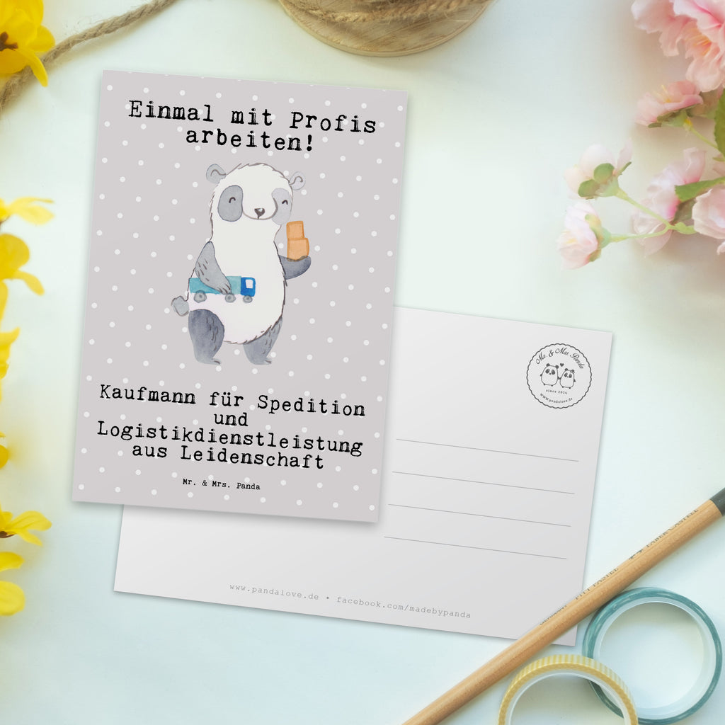 Postkarte Kaufmann für Spedition und Logistikdienstleistung aus Leidenschaft Geschenkkarte, Grußkarte, Karte, Einladung, Ansichtskarte, Geburtstagskarte, Einladungskarte, Dankeskarte, Beruf, Ausbildung, Jubiläum, Abschied, Rente, Kollege, Kollegin, Geschenk, Schenken, Arbeitskollege, Mitarbeiter, Firma, Danke, Dankeschön, Abschlussprüfung, Kaufmann für Spedition und Logistikdienstleistung, Ausbildungsgeschenk, Logistiker, Speditionsmitarbeiter