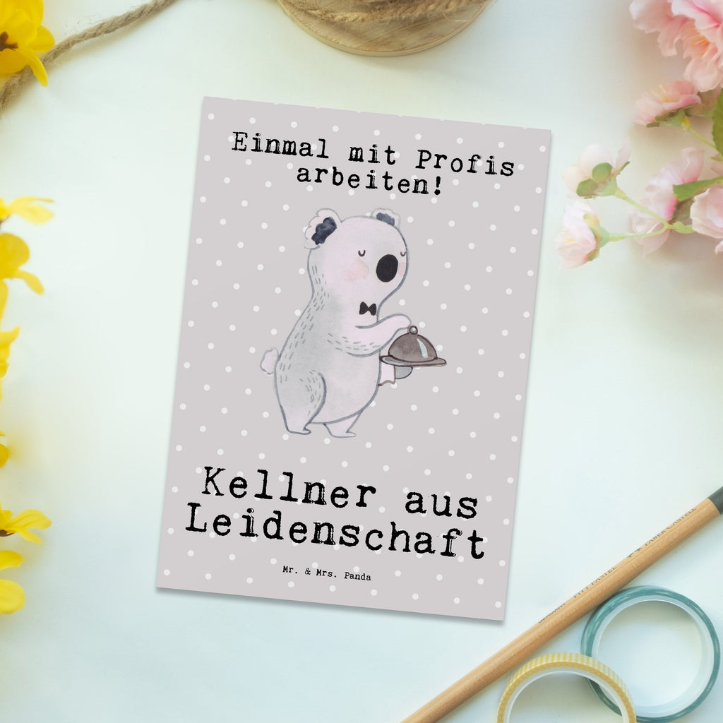 Postkarte Kellner aus Leidenschaft Geschenkkarte, Grußkarte, Karte, Einladung, Ansichtskarte, Geburtstagskarte, Einladungskarte, Dankeskarte, Beruf, Ausbildung, Jubiläum, Abschied, Rente, Kollege, Kollegin, Geschenk, Schenken, Arbeitskollege, Mitarbeiter, Firma, Danke, Dankeschön, Kellner, Servicekraft, Restaurant, Ober