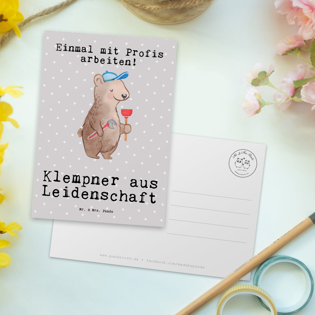 Postkarte Klempner aus Leidenschaft Geschenkkarte, Grußkarte, Karte, Einladung, Ansichtskarte, Geburtstagskarte, Einladungskarte, Dankeskarte, Beruf, Ausbildung, Jubiläum, Abschied, Rente, Kollege, Kollegin, Geschenk, Schenken, Arbeitskollege, Mitarbeiter, Firma, Danke, Dankeschön, Klempner, Handwerker, Installateur, Meister, Gesellenprüfung, Fachbetrieb, Bauklempner, Sanitärinstallationen
