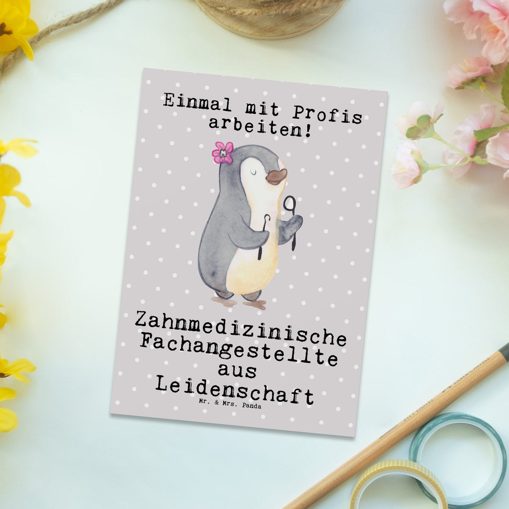 Postkarte Zahnmedizinische Fachangestellte aus Leidenschaft Geschenkkarte, Grußkarte, Karte, Einladung, Ansichtskarte, Geburtstagskarte, Einladungskarte, Beruf, Ausbildung, Jubiläum, Abschied, Rente, Kollege, Kollegin, Geschenk, Schenken, Arbeitskollege, Mitarbeiter, Firma, Danke, Dankeschön