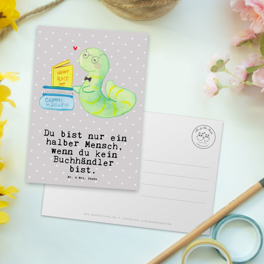 Postkarte Buchhändler mit Herz Geschenkkarte, Grußkarte, Karte, Einladung, Ansichtskarte, Geburtstagskarte, Einladungskarte, Beruf, Ausbildung, Jubiläum, Abschied, Rente, Kollege, Kollegin, Geschenk, Schenken, Arbeitskollege, Mitarbeiter, Firma, Danke, Dankeschön, Buchhändler, Buchhandlung, Buchverkäufer, Bibliothekar, Bücherwurm