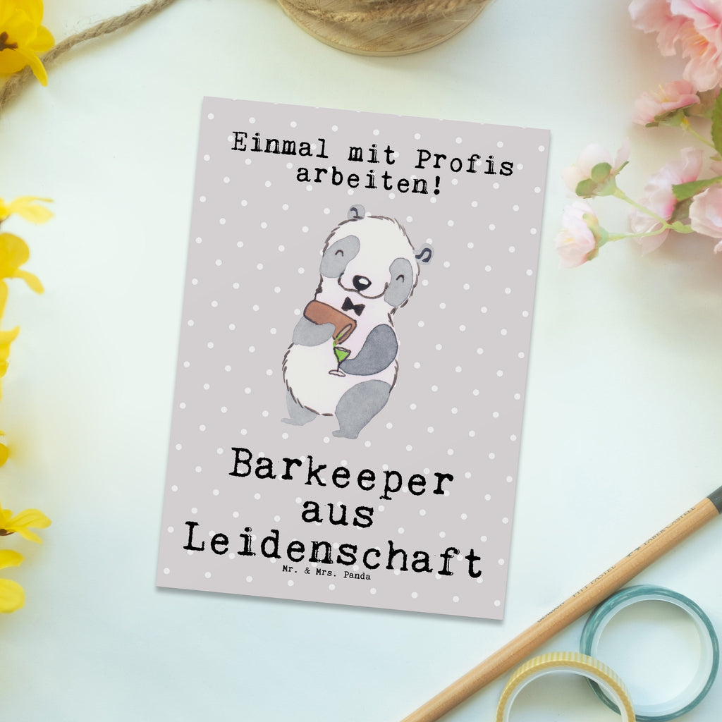 Postkarte Barkeeper aus Leidenschaft Geschenkkarte, Grußkarte, Karte, Einladung, Ansichtskarte, Geburtstagskarte, Einladungskarte, Dankeskarte, Beruf, Ausbildung, Jubiläum, Abschied, Rente, Kollege, Kollegin, Geschenk, Schenken, Arbeitskollege, Mitarbeiter, Firma, Danke, Dankeschön, Barkeeper, Barmann, Bartender, Barbesitzer, Kurs