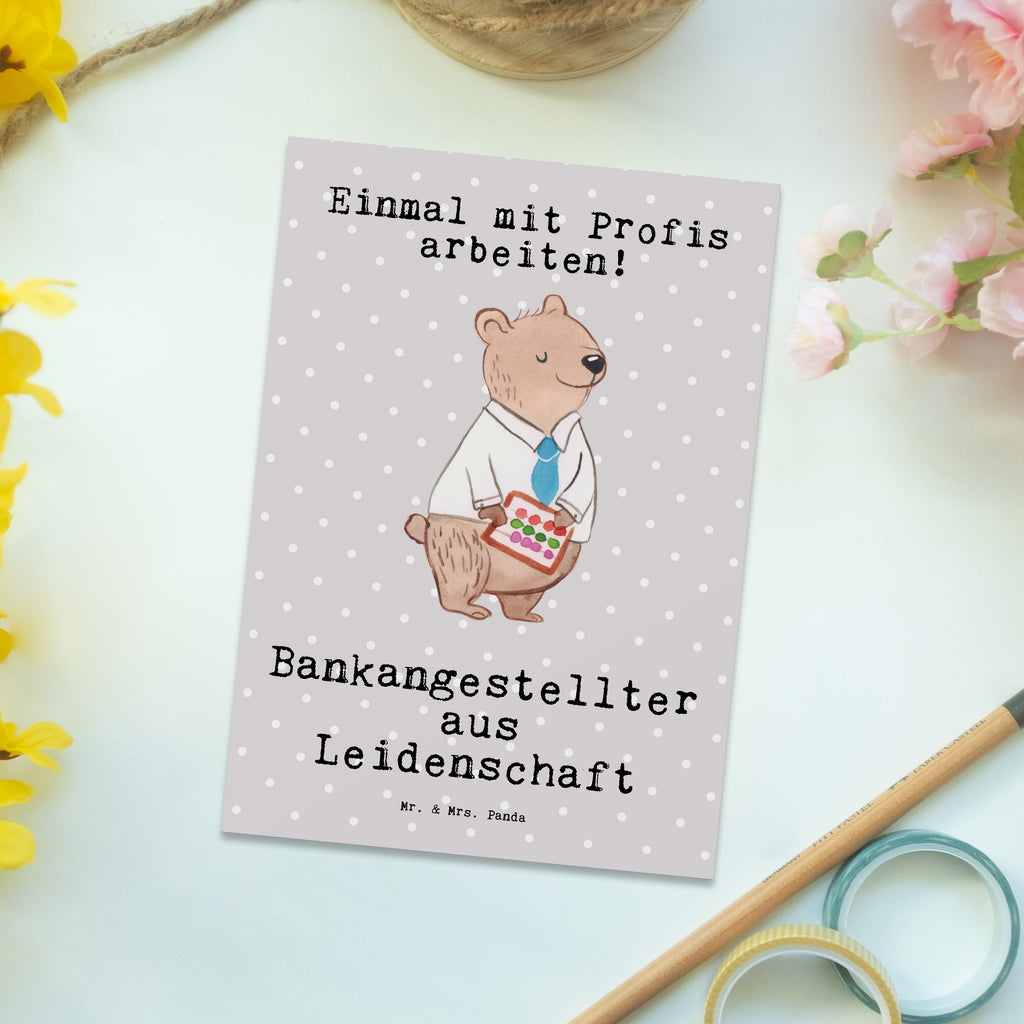 Postkarte Bankangestellter aus Leidenschaft Geschenkkarte, Grußkarte, Karte, Einladung, Ansichtskarte, Geburtstagskarte, Einladungskarte, Dankeskarte, Beruf, Ausbildung, Jubiläum, Abschied, Rente, Kollege, Kollegin, Geschenk, Schenken, Arbeitskollege, Mitarbeiter, Firma, Danke, Dankeschön, Bankangestellter, Bankfachmann, Bänker, Bankberater