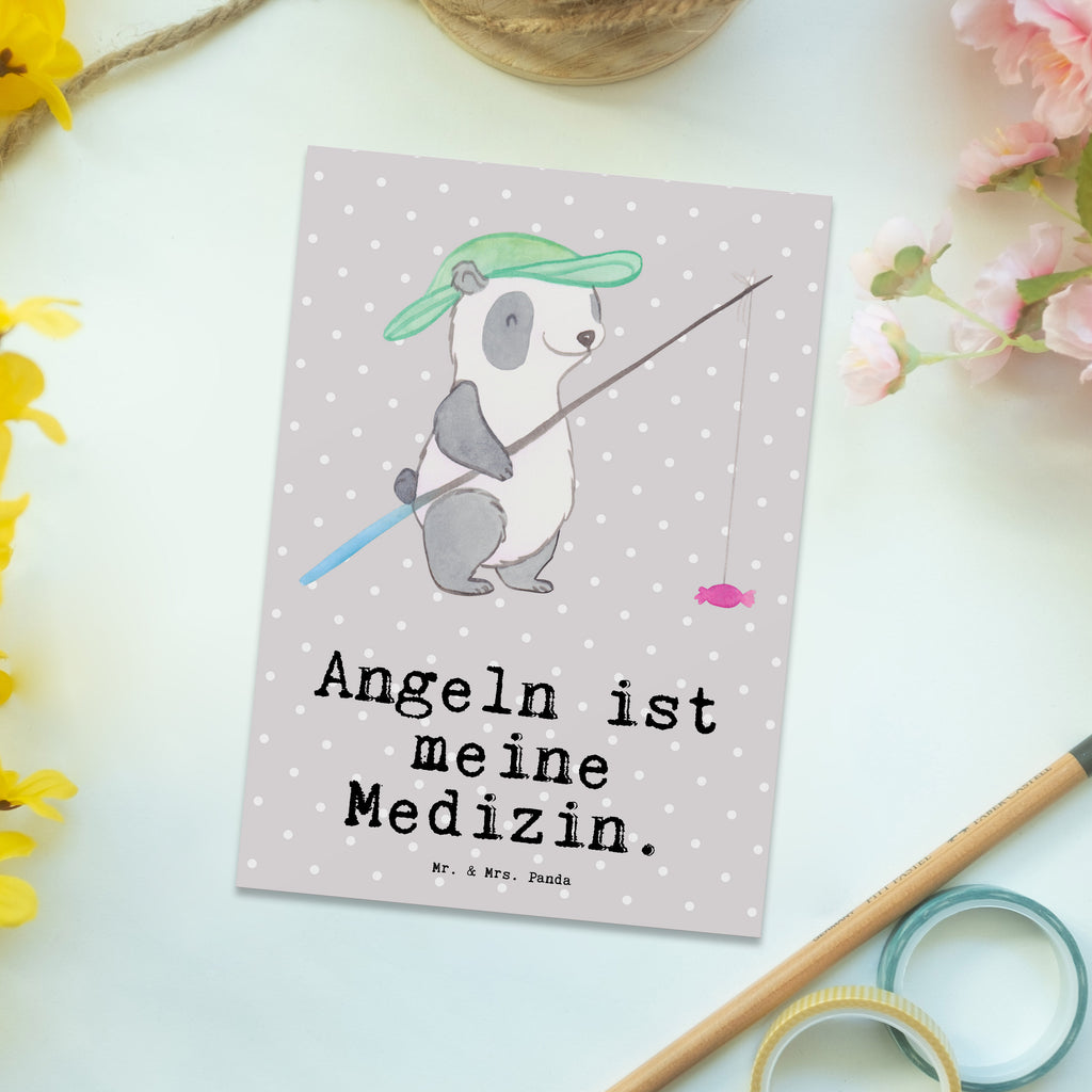 Postkarte Panda Angeln Medizin Geschenkkarte, Grußkarte, Karte, Einladung, Ansichtskarte, Geburtstagskarte, Einladungskarte, Dankeskarte, Geschenk, Sport, Sportart, Hobby, Schenken, Danke, Dankeschön, Auszeichnung, Gewinn, Sportler, angeln, Angelsport, Angelverein, Angler, angeln gehen, Hobbyangler