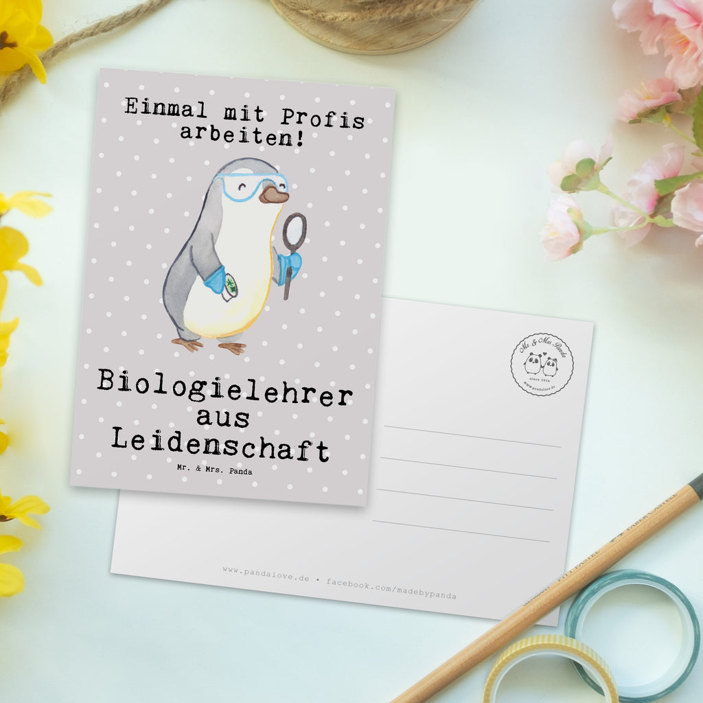 Postkarte Biologielehrer aus Leidenschaft Geschenkkarte, Grußkarte, Karte, Einladung, Ansichtskarte, Geburtstagskarte, Einladungskarte, Beruf, Ausbildung, Jubiläum, Abschied, Rente, Kollege, Kollegin, Geschenk, Schenken, Arbeitskollege, Mitarbeiter, Firma, Danke, Dankeschön, Biologielehrer, Biolehrer, Biounterricht, Biologie, Schule, Grundschule
