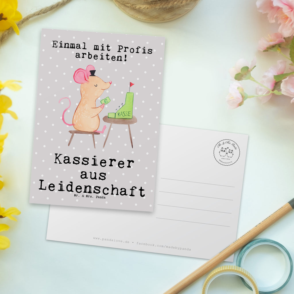 Postkarte Kassierer aus Leidenschaft Geschenkkarte, Grußkarte, Karte, Einladung, Ansichtskarte, Geburtstagskarte, Einladungskarte, Dankeskarte, Beruf, Ausbildung, Jubiläum, Abschied, Rente, Kollege, Kollegin, Geschenk, Schenken, Arbeitskollege, Mitarbeiter, Firma, Danke, Dankeschön, Kassierer, Kassenwart, Mitarbeiter Kasse