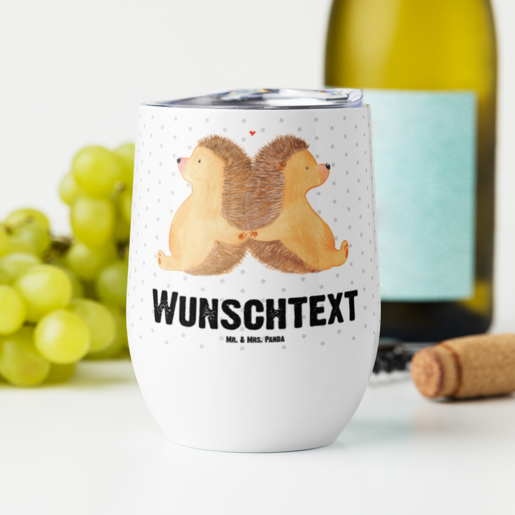 Personalisierter Weinbecher Igel händchenhaltend Personalisierter Weinbecher, Personalisierter Glühwein Becher, Heißgetränke, Personalisierter Trinkbecher, Personalisierter Weinkelch, Personalisiertes Weingläser, hochwertiger Weinbecher, Weinbecher Reisen, Weinbecher unterwegs, Personalisertes Sommerglas, mit Namen, Wunschtext, Personalisierung, selbst bedrucken, Personalisiertes Weinglas, Liebe, Partner, Freund, Freundin, Ehemann, Ehefrau, Heiraten, Verlobung, Heiratsantrag, Liebesgeschenk, Jahrestag, Hocheitstag, Igel, Igelliebe, Hand in Hand, Liebesbeweis, große Liebe, Liebesbotschaft, Hochzeit, Lieblingsmensch, Gemeinsamkeit, Love, Geschenk für zwei
